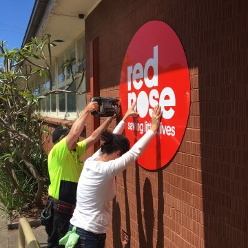 Red Nose signage Hunter 2