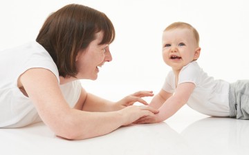 Mother and Baby Image for Immunisation News Story Aug 2017