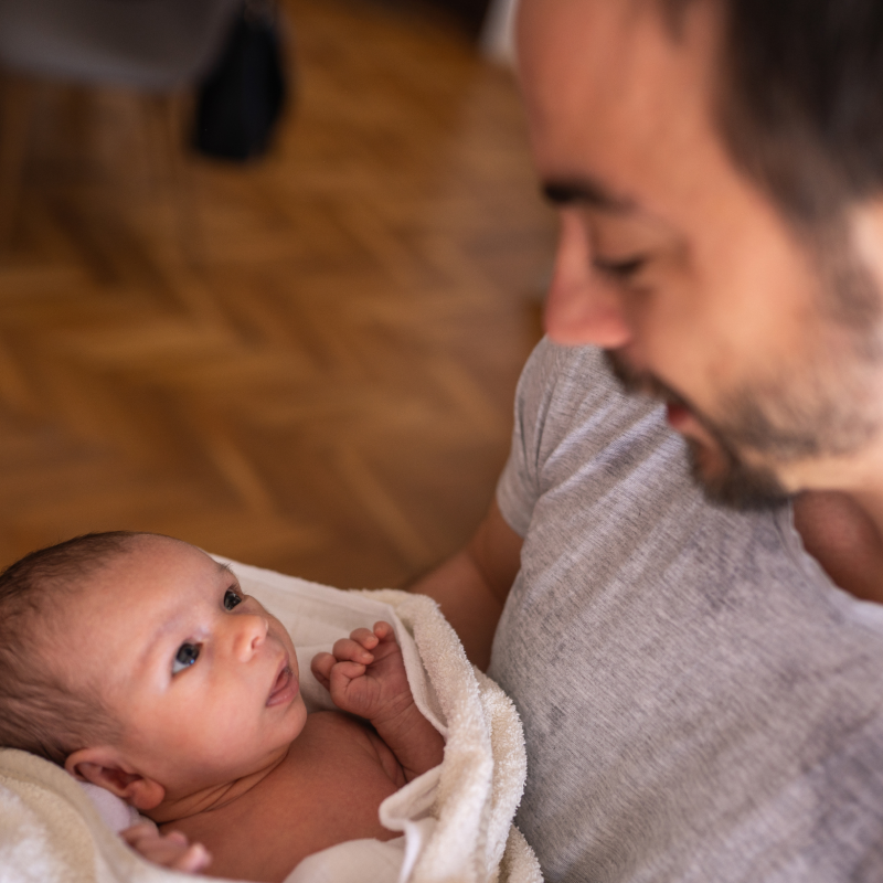 Why Dads and Their Babies Need to Go Skin-to-Skin