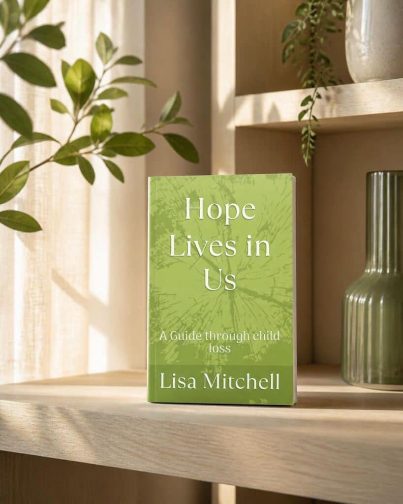 Cover of the book Hope Lives in Us by Lisa Mitchell