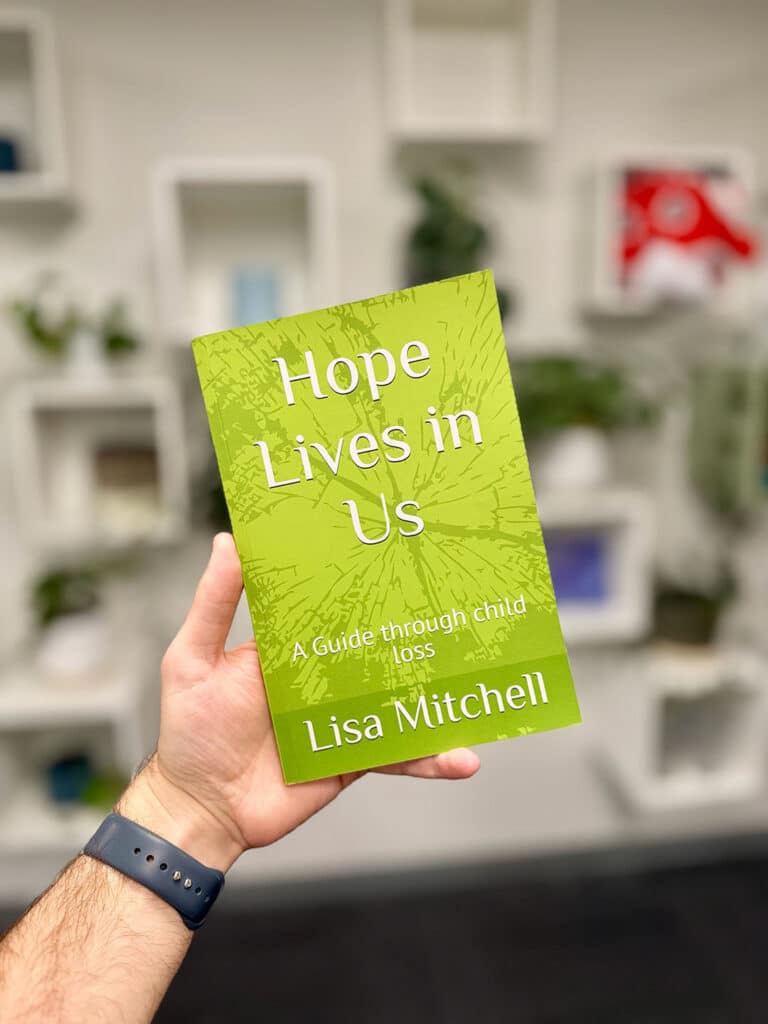 Hope Lives In Us, a book by Lisa Mitchell